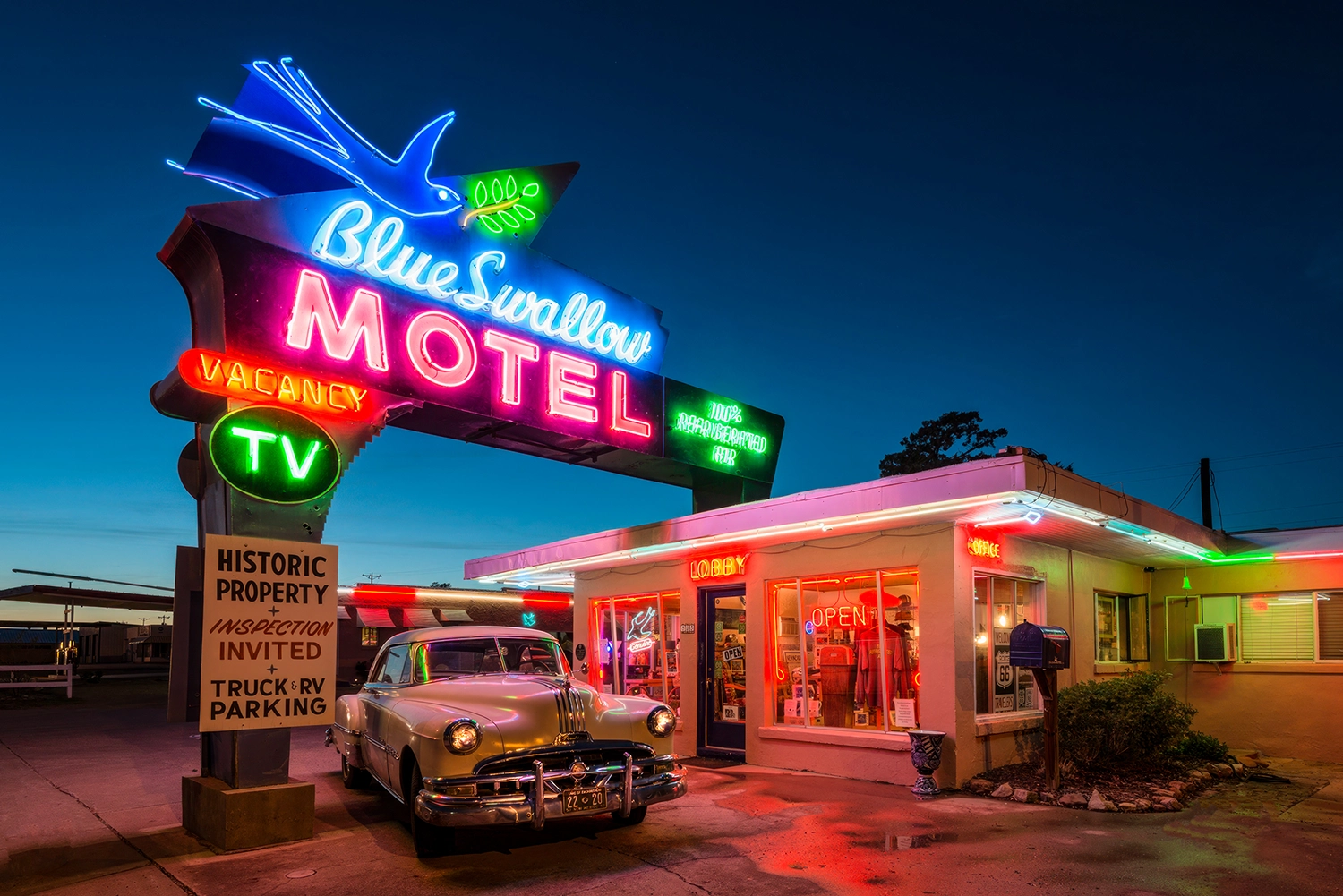 ROADSIDE ATTRACTIONS & ROUTE 66 at Americana Photo Awards
