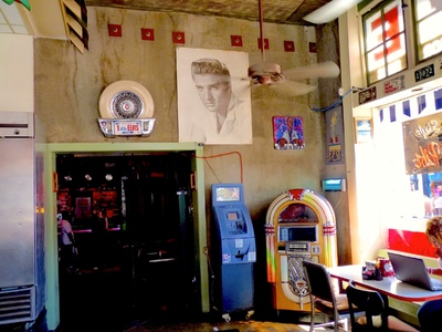Elvis Cafe